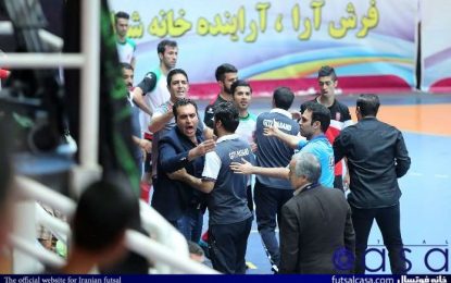حواشی دیدار دو تیم فرش آرا مشهد و گیتی پسند اصفهان/ داوران ،همه را شاکی کردند